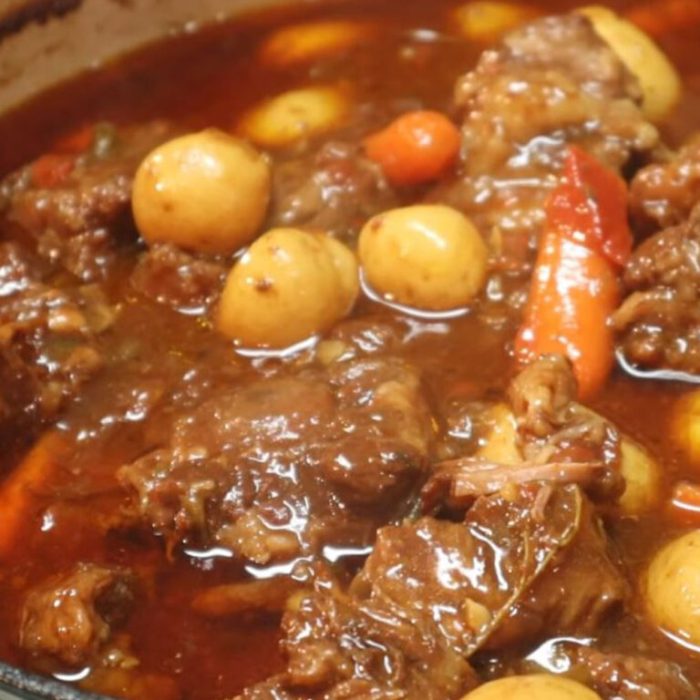 How to cook southern style oxtails