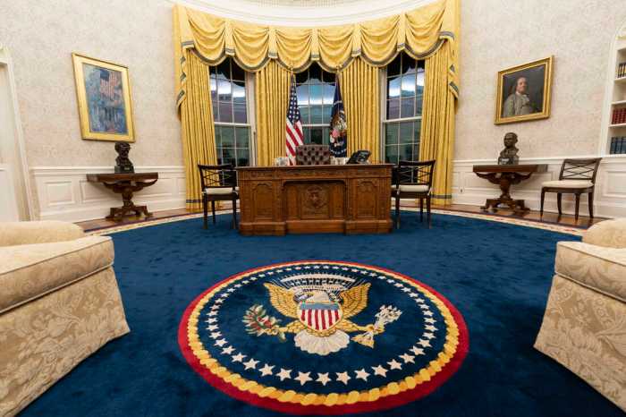 Do presidents decorate the oval office